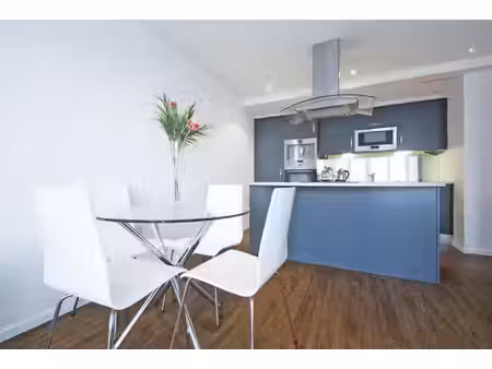 charmant 2 pièces proche transports avec agencement optimisé et jolie balcon !