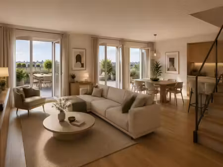 tres rare duplex de 5 pièces à proximité immédiate des transports deux balcons !
