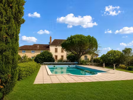 maison 6 pièces de 245m²