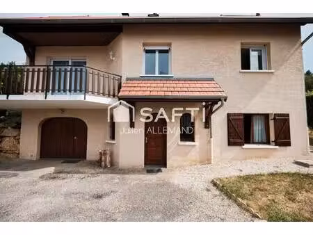 maison contemporaine et familiale dans un quartier résidentiel !