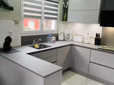 jolie maison d'habitation entièrement rénové avec un magnifique jardin