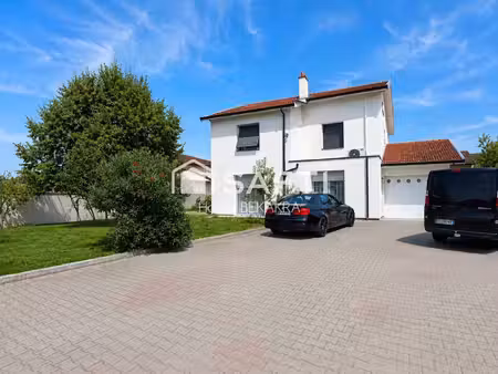 saint-rambert-d'albon – maison familiale de 126 m² avec piscine  dépendance et vue sur le 