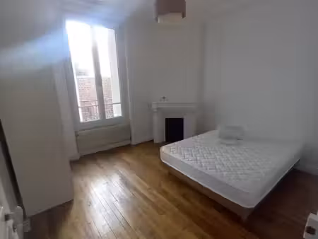 location appartement 3 pièces  51.00m²  vitry