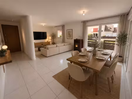 en fond d'impasse  superbe carré de l'habitat lumineux avec