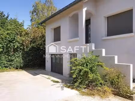 maison familiale avec piscine au calme sur grenoble.