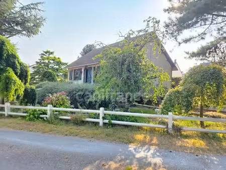 à vendre pavillon traditionnel sur sous-sol complet  terrain de plus de 1 600m² à le trepo