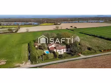 propriété avec piscine et jardin saint-nizier-le-désert (01)