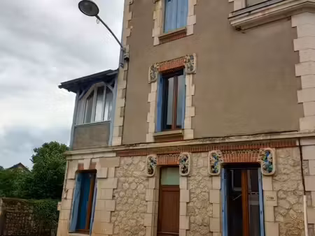 maison avec cour  jardin et dépendance
