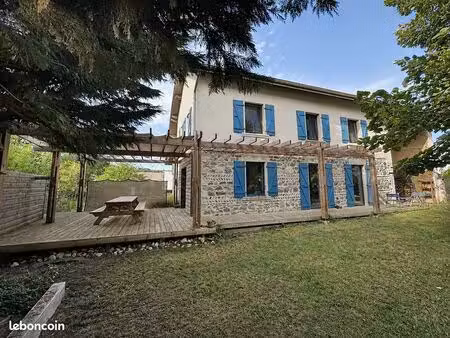 maison familiale meublée de 138 m² avec grand jardin – idéale pour les amoureux de la natu