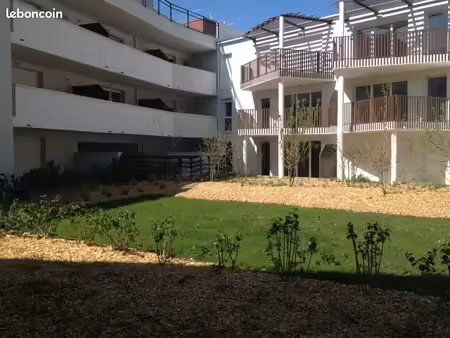 studio 1 pièce 30 m²