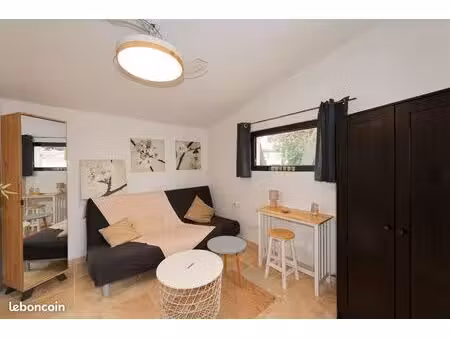 location studio meublé