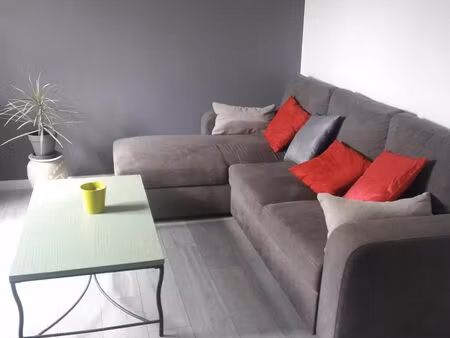 a louer t2 meublé dans quartier recherché proche de toutes commodités