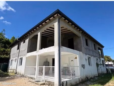 appartement lumineux avec grande terrasse – confort & charme au rendez-vou