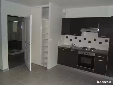 studio meublé avec parking