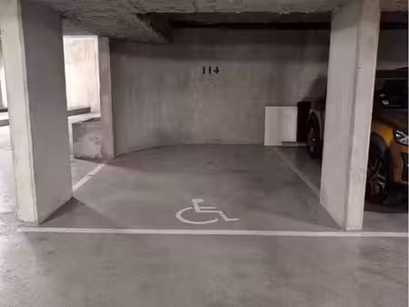 grande place de parking sécurisée à louer – clichy (rue pierre bérégovoy)