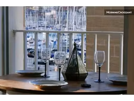 70m2 vue vieux port terrasse clim