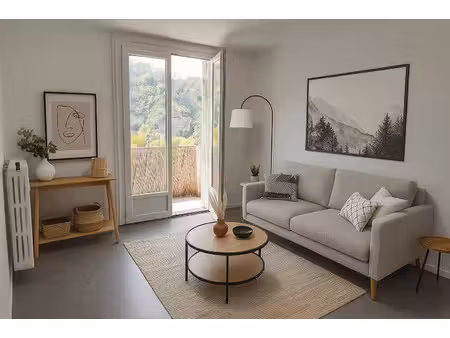 location appartement 2 pièces 42 m² à cahors (46000)