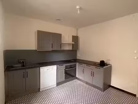 location appartement 3 pièces 64 m² à la charité-sur-loire (58400)
