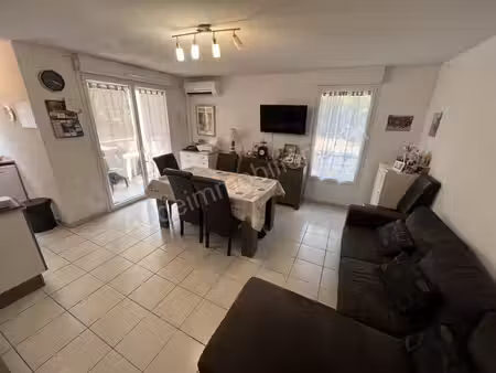 appartement avec balcon et 2 parkings