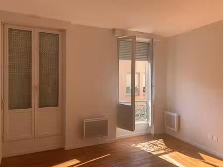 studio refait à neuf+ mobilier neuf à françois verdier