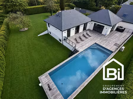 saint martin aux chartrains - élégante propriété contemporaine avec piscine : volumes  con