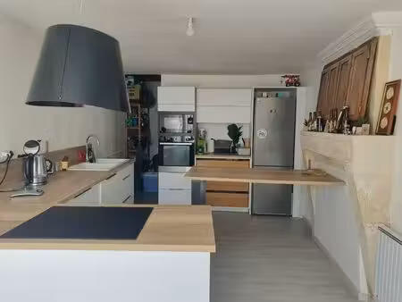 maison de bourg en pierre rénovée avec jardin