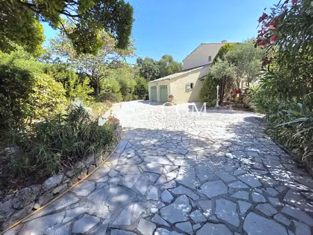 boulouris : villa provençale proche mer