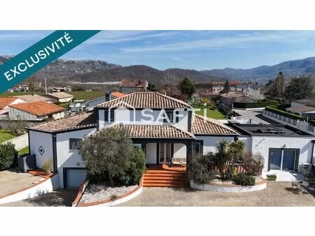 maison familiale avec piscine  studio indépendant et suite parentale