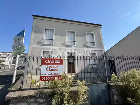 location bureaux vaux le penil 77000 80m²