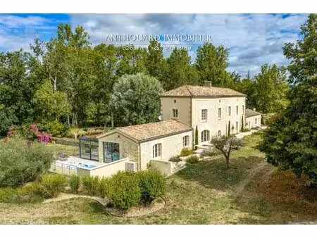 authentique moulin rénové  piscine