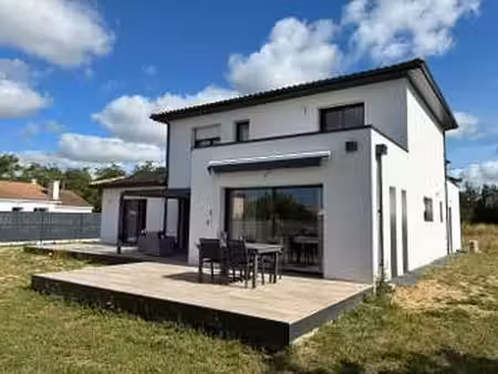 vente maison piscine à notre-dame-de-riez (85270) : à vendre piscine / 160m² notre-dame-de