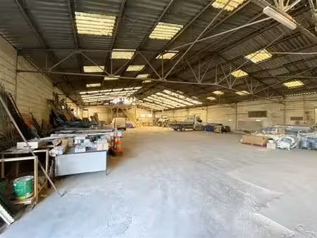 vente local d'activités angerville 1 270 m²