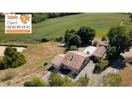 villa + apartment very well maintained with indoor pool