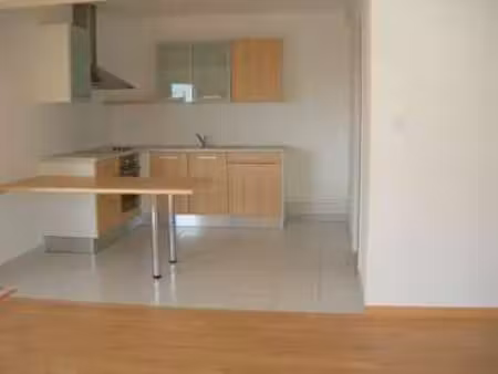 location appartement 3 pièces à concarneau (29900) : à louer 3 pièces / 84m² concarneau