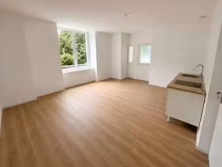 location appartement 2 pièces à kerlaz (29100) : à louer 2 pièces / 54m² kerlaz