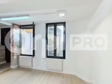 location commerce la rochelle 17000 52m²