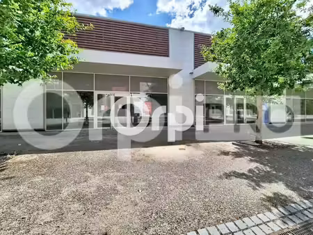 location commerce soissons 02200 810m²