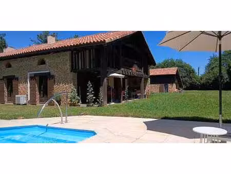 propriété avec piscine et jardin bougue (40)