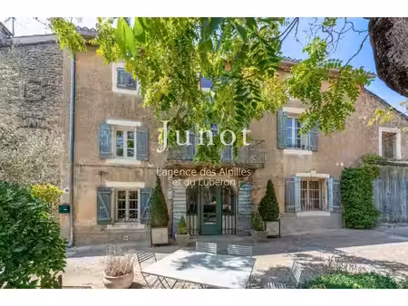 cabrières d'avignon - centre village - demeure de caractère xviiiᵉ