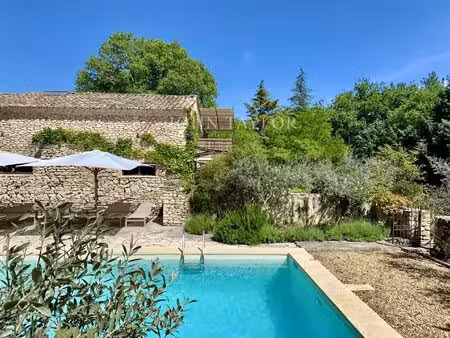 propriété à vendre au pied de gordes – luberon – maison principale + 2 gîtes indépendants.