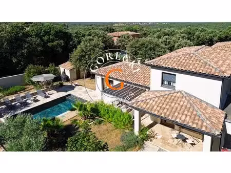 exclusivite. a vendre  magnifique villa contemporaine avec piscine à saint-siffret