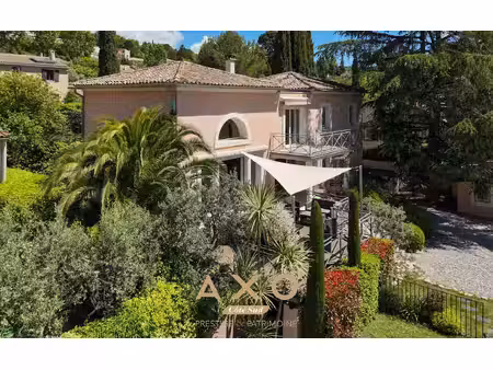 eguilles - maison - 194 m² - t6 - piscine - terrain 1 072 m² - 1 195 000