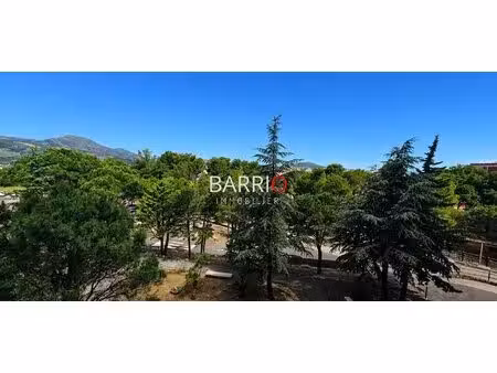 appartement 2 pièces 55m² entièrement rénové avec accès th