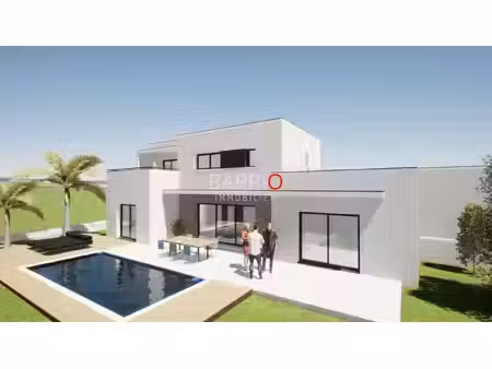 villa contemporaine avec piscine et prestations haut de gamme