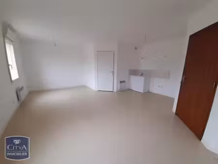 appartement à louer 1 pièce 29.4 m² - la suze-sur-sarthe (72) - 370€