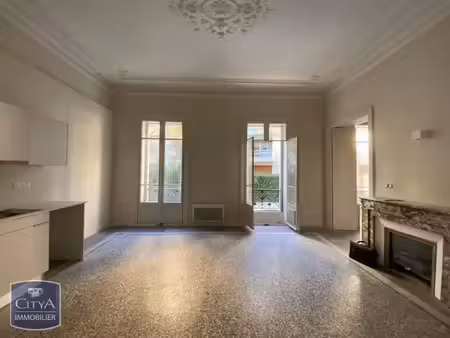appartement à louer 2 pièces 55.3 m² - nîmes (30) - 633€