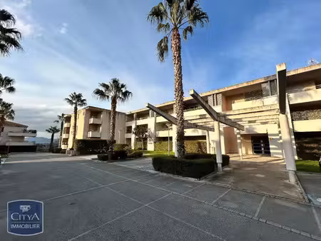 appartement à louer 2 pièces 40.77 m² - roquebrune-sur-argens (83) - 699€