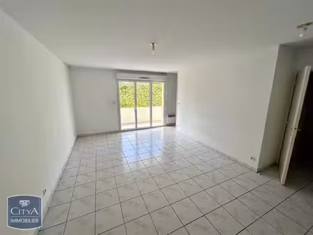 appartement à louer 2 pièces 47.6 m² - bressuire (79) - 476€