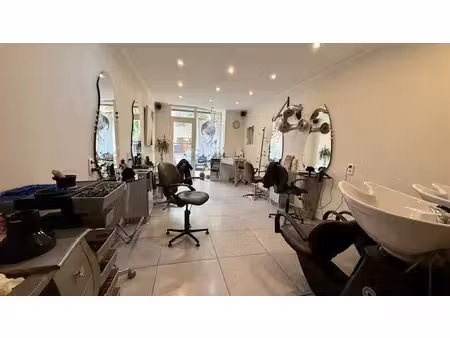vente commerce 32 m² peyrolles-en-provence (13860)