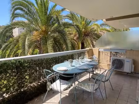 appartement deux pièces terrasse et parking